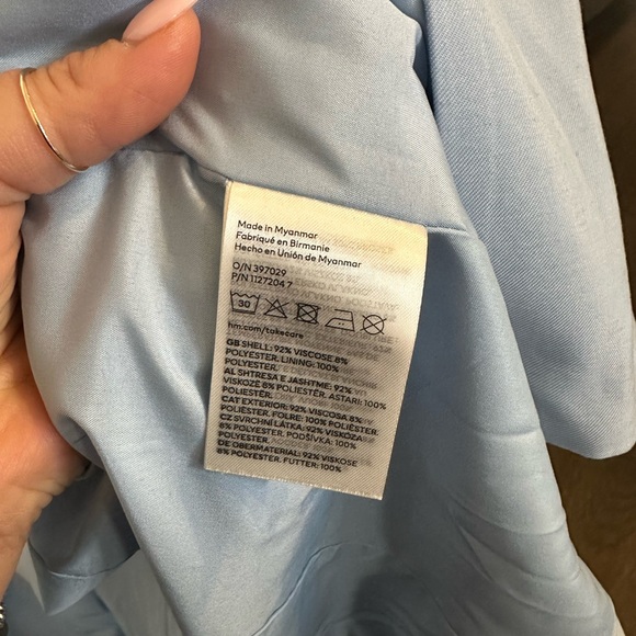 H&M Loose Fit Blazer - Picture 2 of 3